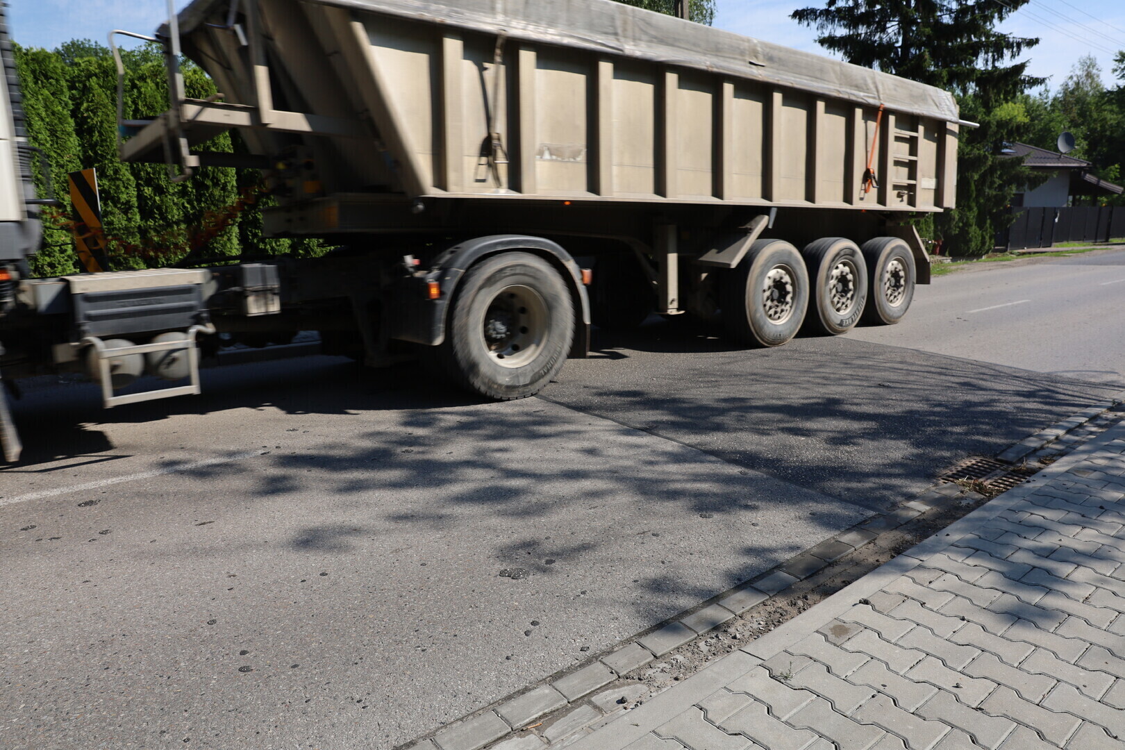 Wielki remont mały chaos - Wierzejska zabrudzona lepikiem