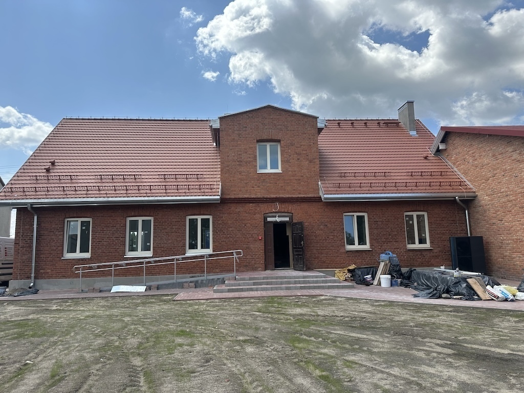 Kończy się modernizacja Domu Ludowego i strażnicy OSP w Polichnie zakres prac koszty dofinansowanie