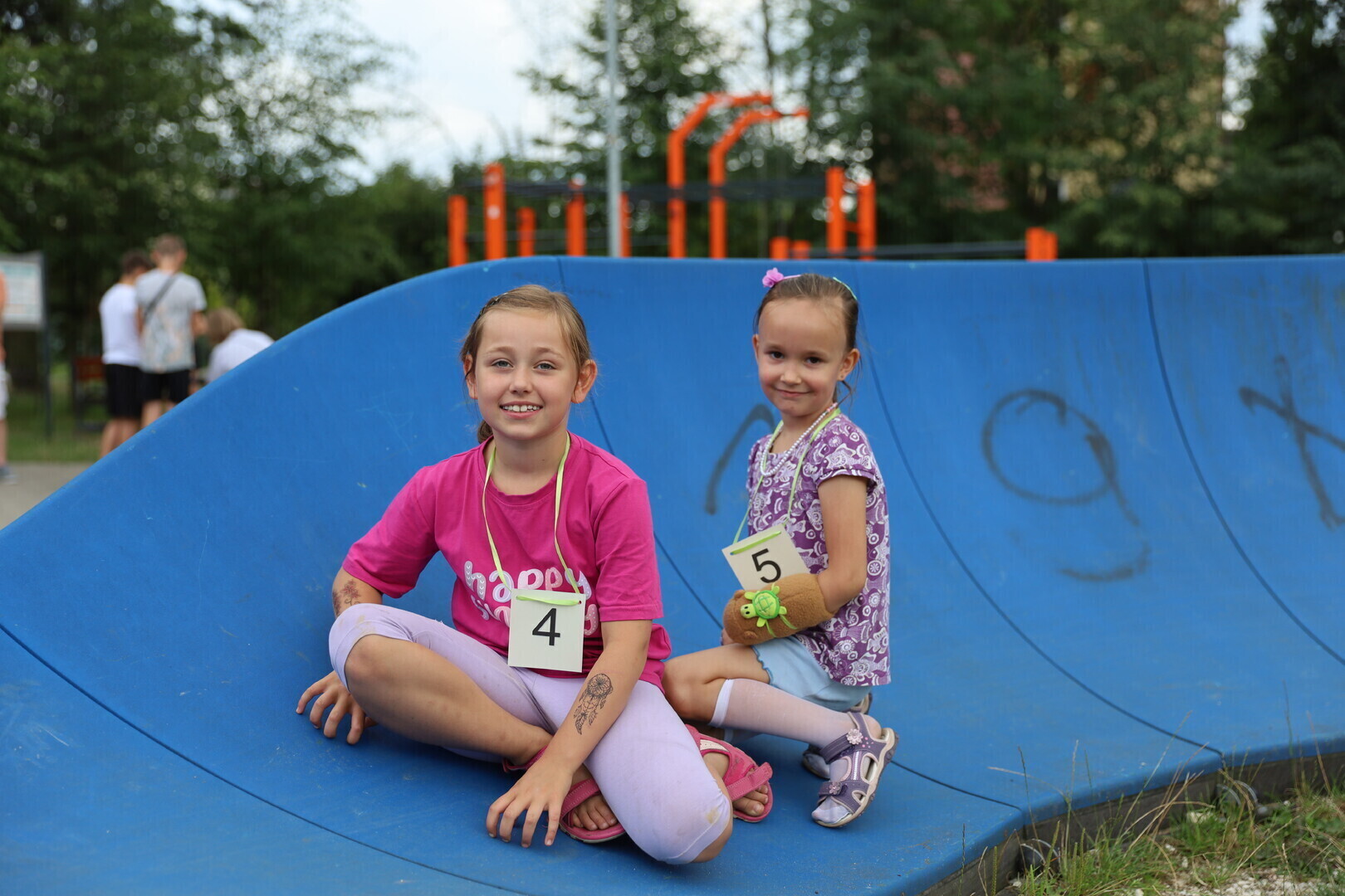 Sportowa impreza dla dzieci na osiedlu Szczekanica w Piotrkowie relacja z wydarzenia