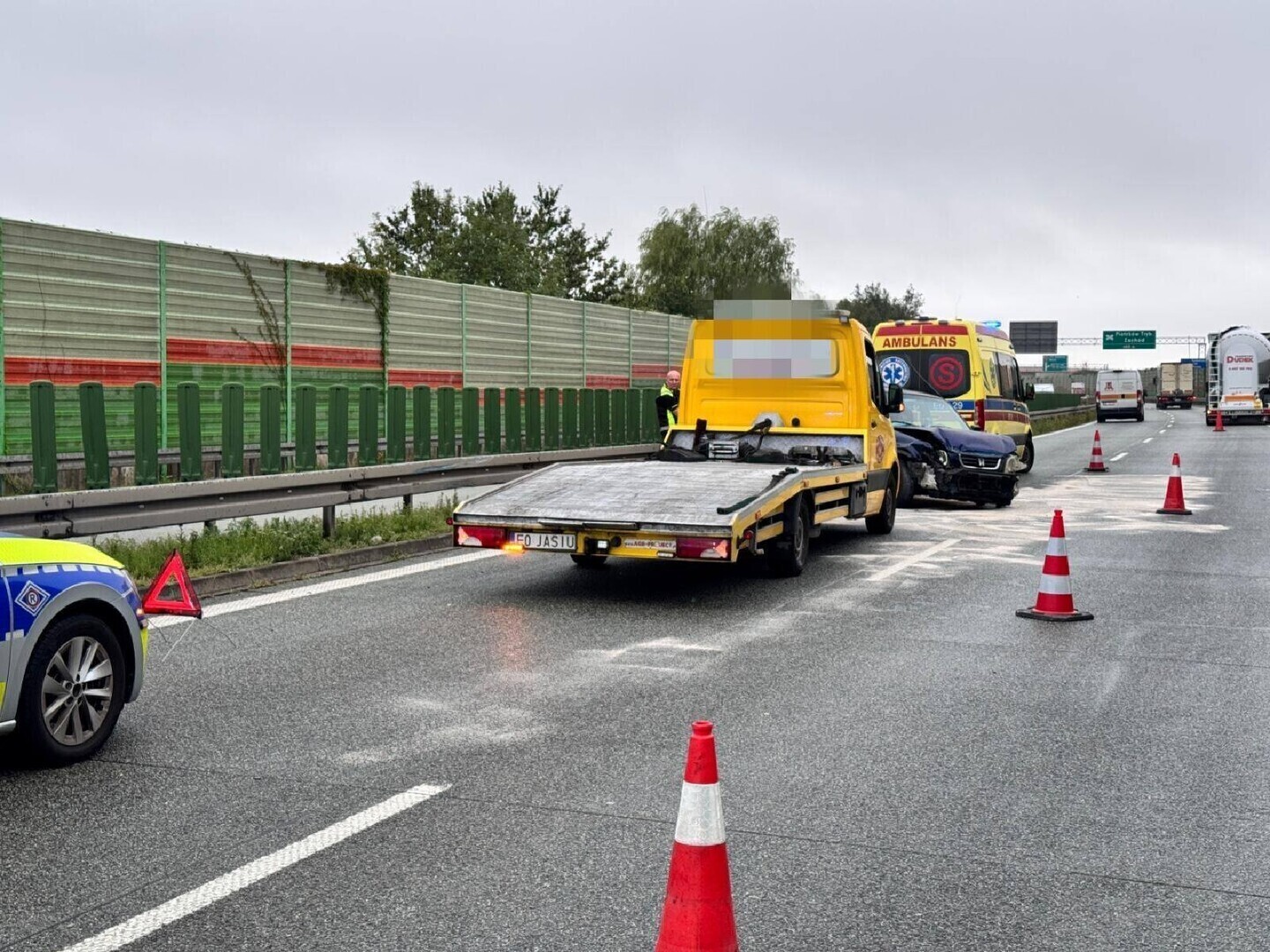 Wypadek na S8. Jeden z pasów drogi szybkiego ruchu całkowicie zablokowany