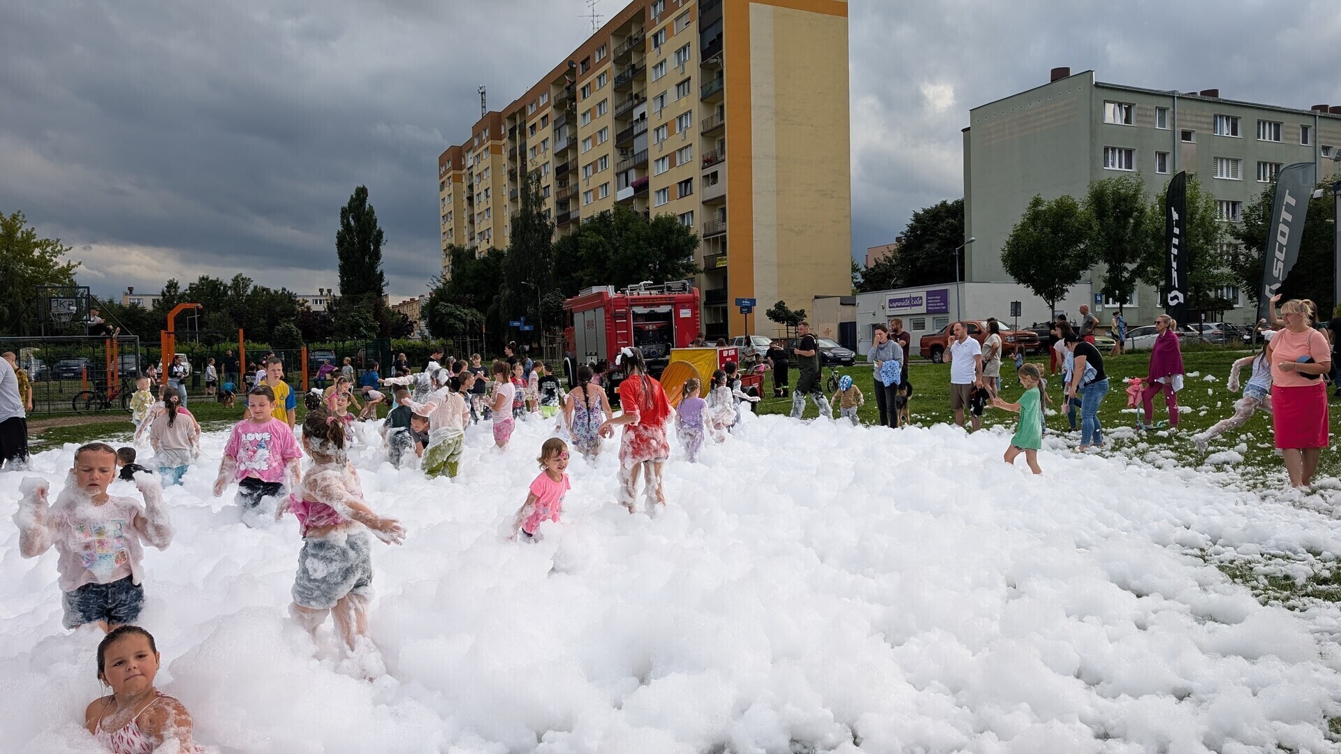 Półmetek wakacji. Wyśmienita zabawa dla dzieci koło DH Merkury
