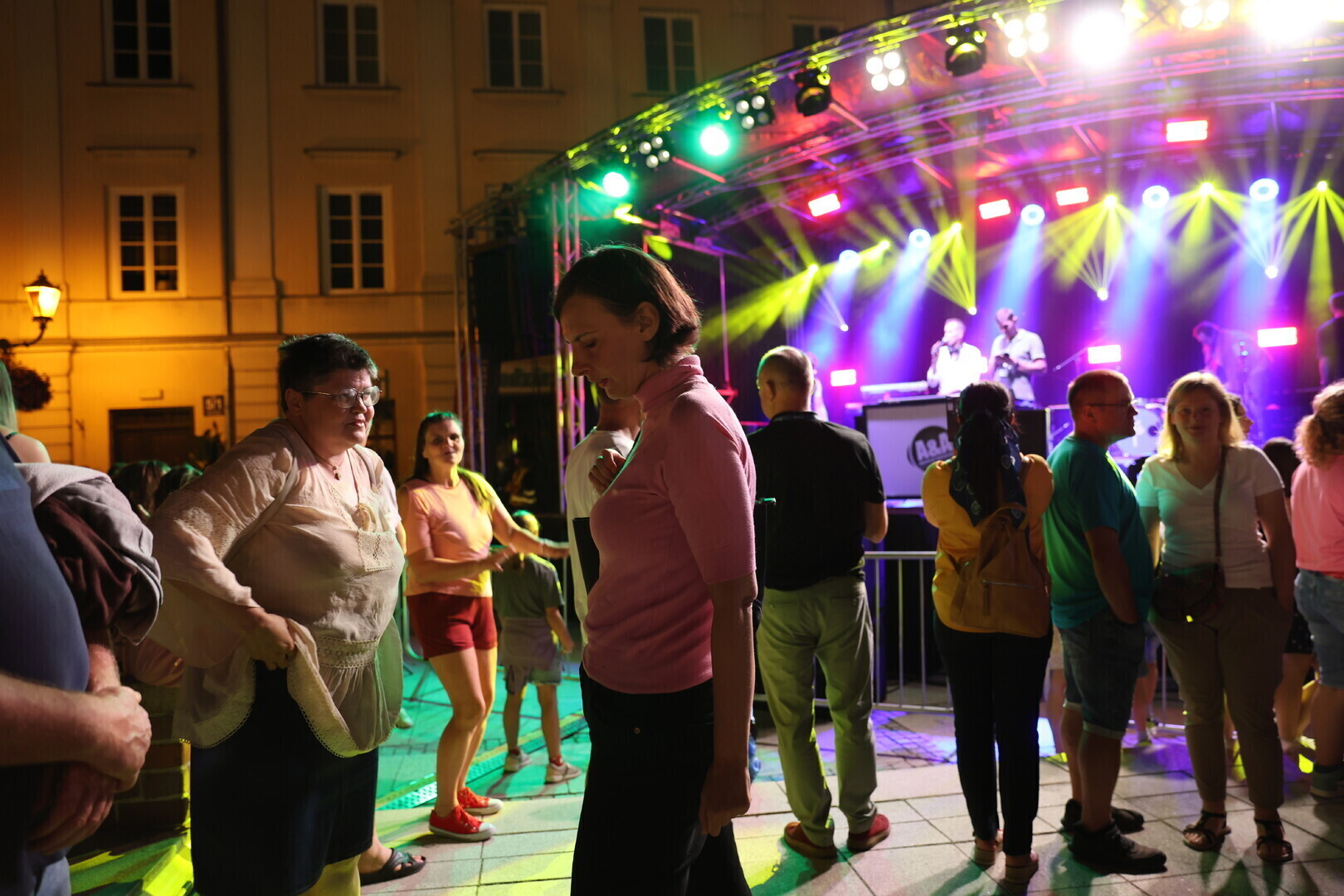 Zabawa na koniec wakacji. Ostatnia tego lata potańcówka na piotrkowskim rynku