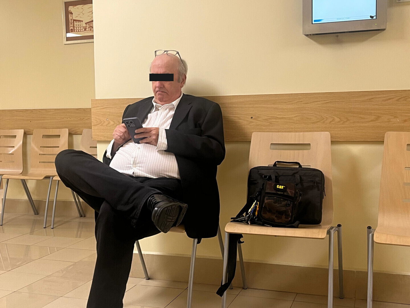 Znany dziennikarz z Piotrkowa Mariusz B. obwiniony o kradzież kluczy za 16 zł