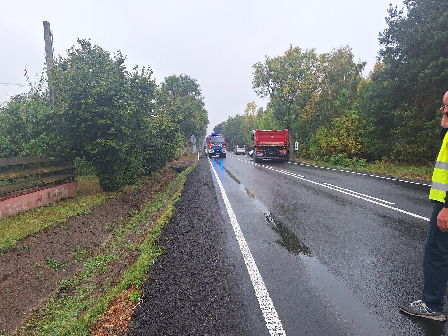 Groźny wypadek na DW473 w Józefowie droga całkowicie zablokowana