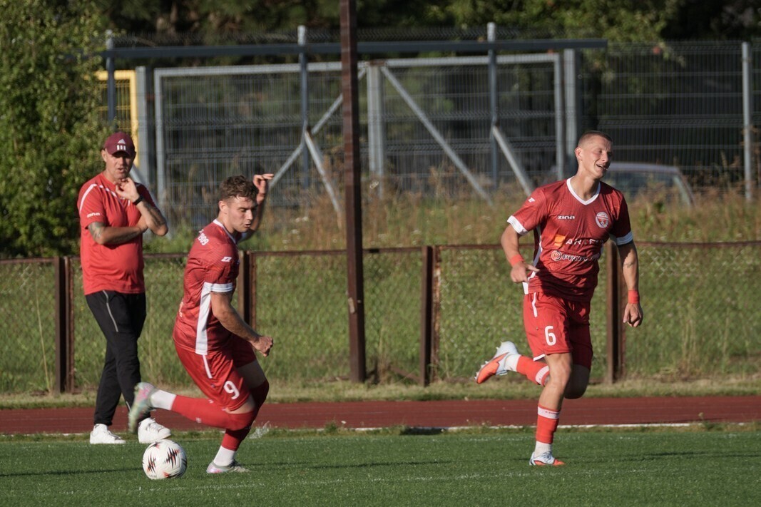 Remisy piotrkowskich drużyn porażki zespołów z powiatu piotrkowskiego