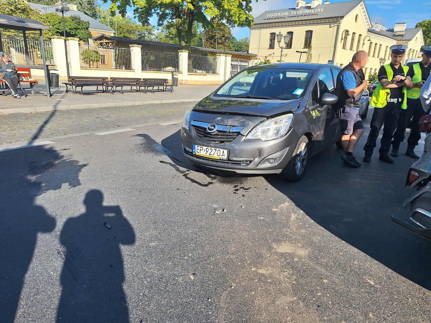 Wypadek przy dworcu. Jedna osoba trafiła do szpitala