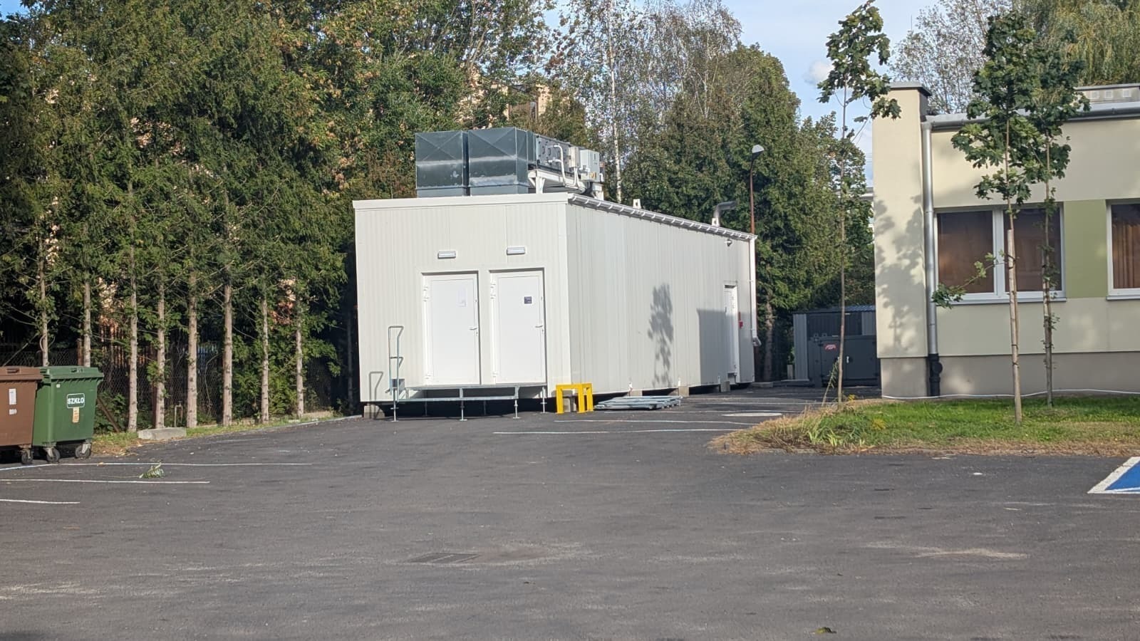 Horror mieszkańców bloku przy Polnej 40. Mieszkańcy mają dość głośnego rezonansu magnetycznego