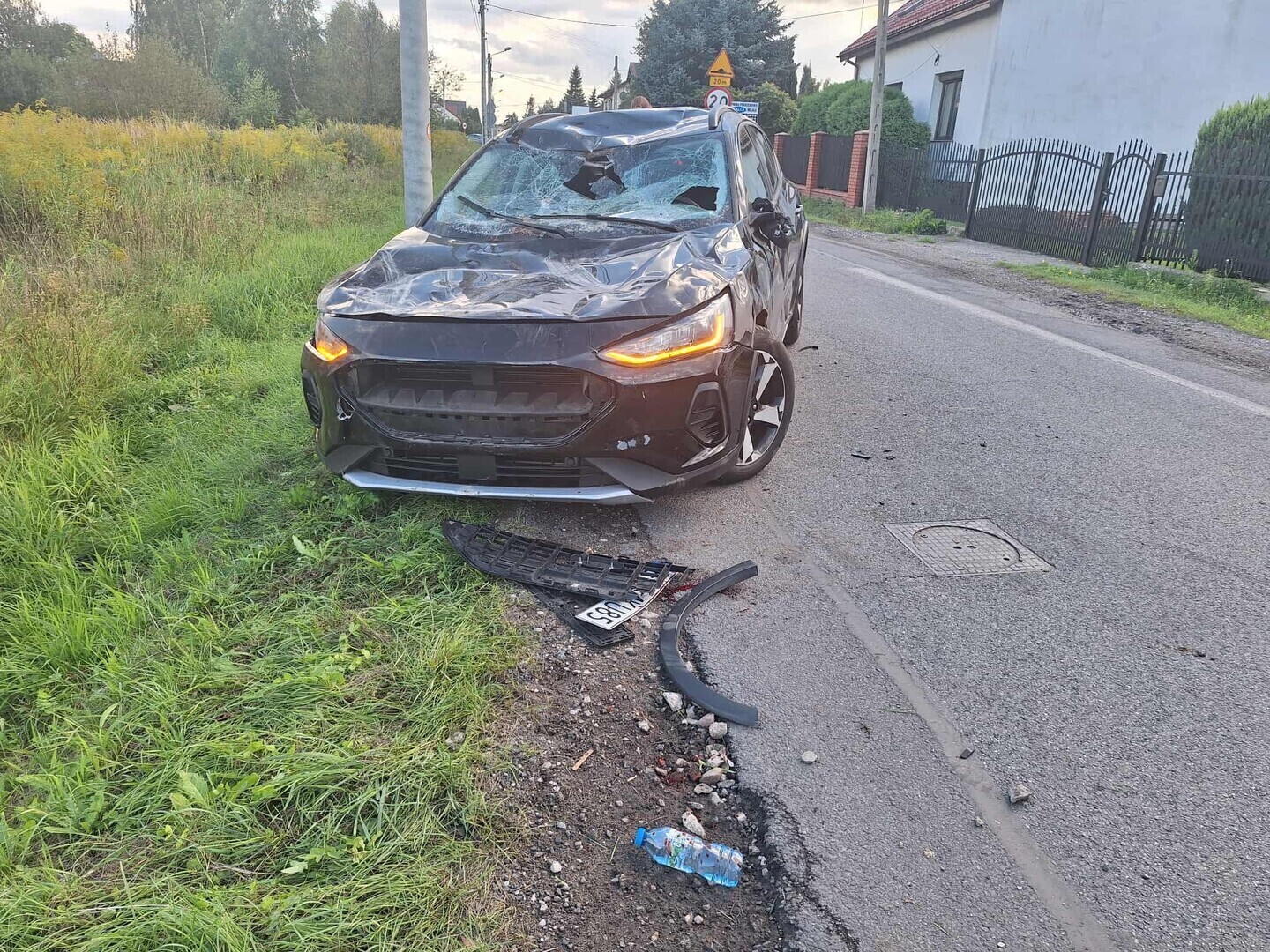 Nietypowy wypadek w Piotrkowie Trybunalskim bryczka spłoszyła się i uderzyła w Forda Focusa na ul. Michałowskiej