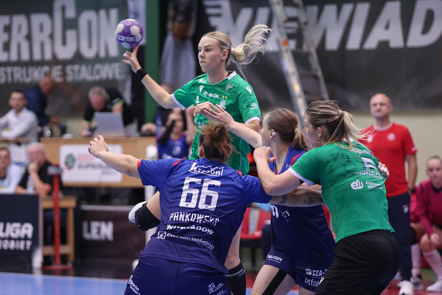 Piotrcovia nie dała szans wicemistrzyniom Polski. Wyraźna wygrana w hali Relax