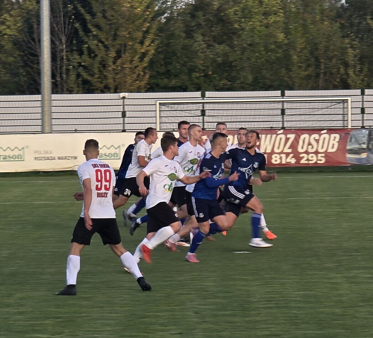 Dwie samobójcze bramki dwie czerwone kartki. Porażka Polonii z Orkanem