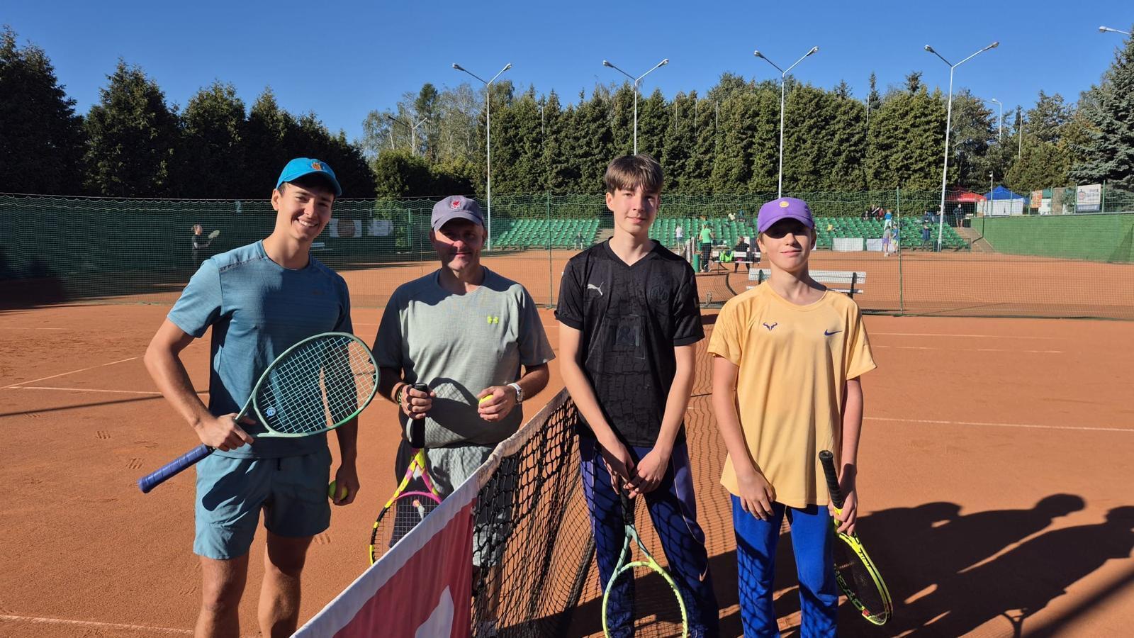 Letni sezon tenisowy w Piotrkowie zakończony turniejem deblowym o Puchar Prezydenta