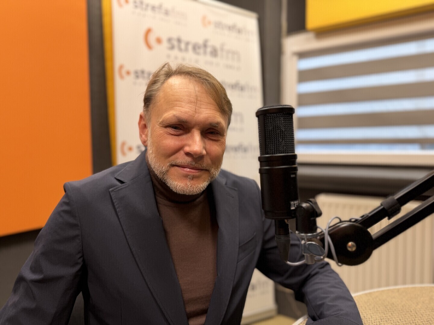 O relacjach z władzami miasta Piotrkowa obowiązkowej służbie wojskowej i ustawie chroniącej zwierzęta. Wywiad z posłem Grzegorzem Lorkiem