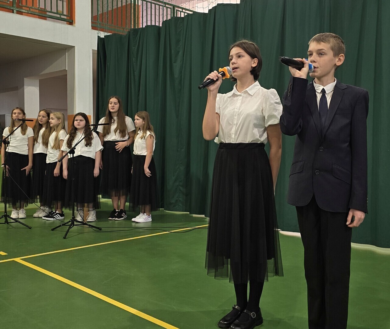 Nowy obiekt sportowy dla uczniów. Uroczyście oddany do użytku w obecności ministra