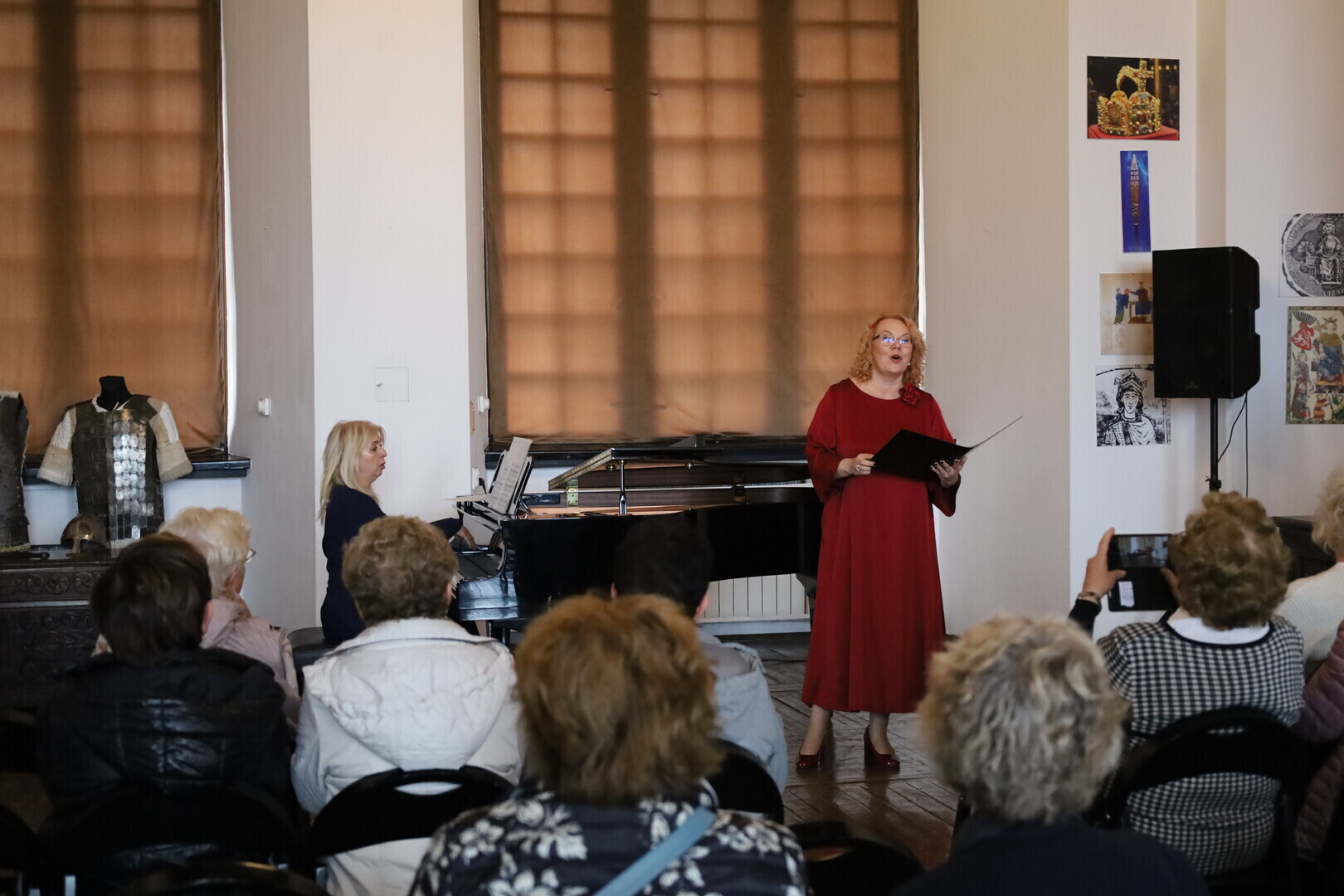 Weekend Seniora z Kulturą w piotrkowskim muzeum zwiedzanie koncert i warsztaty