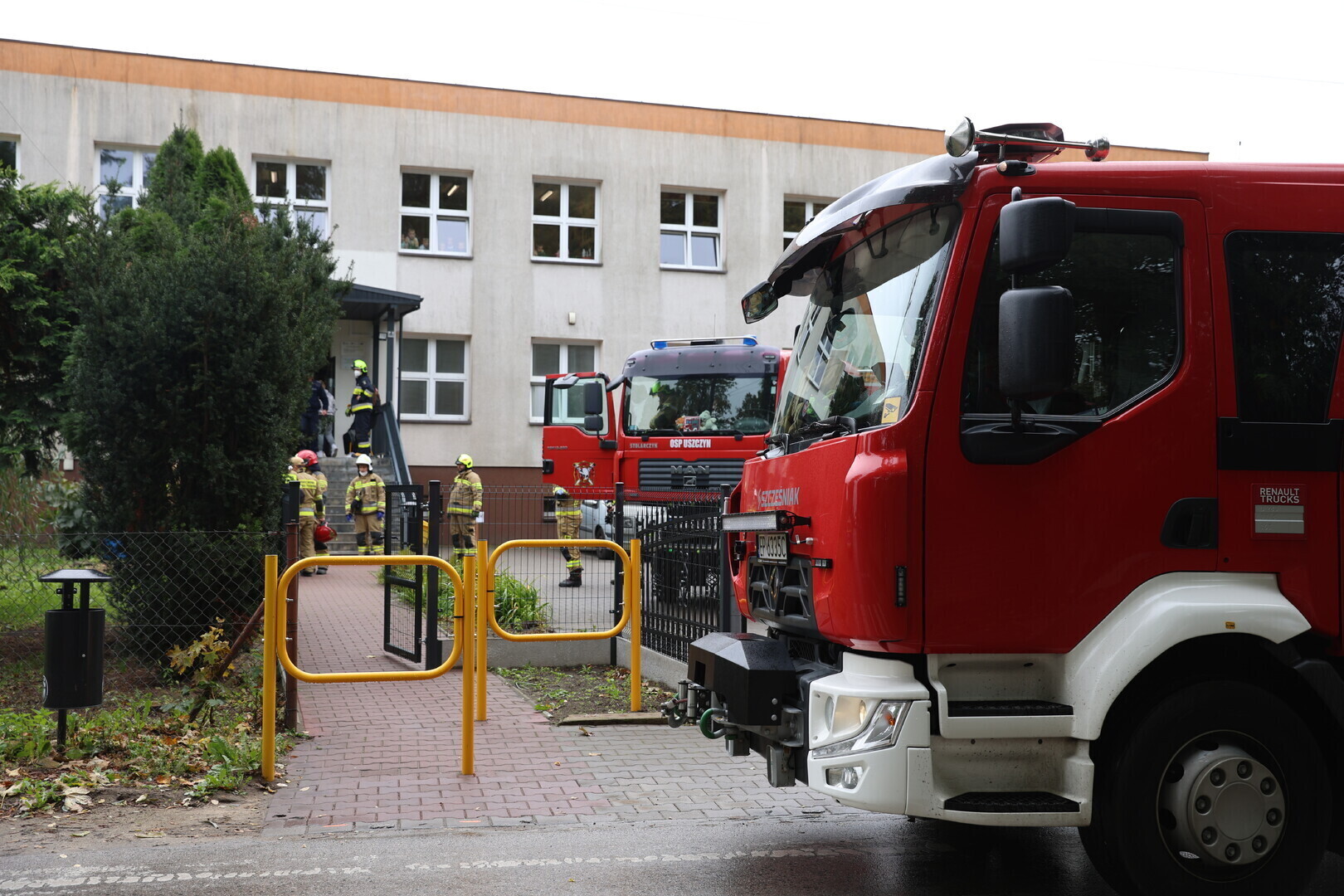 Ewakuacja dzieci ze szkoły w Uszczynie. Rozpylona substancja w klasie