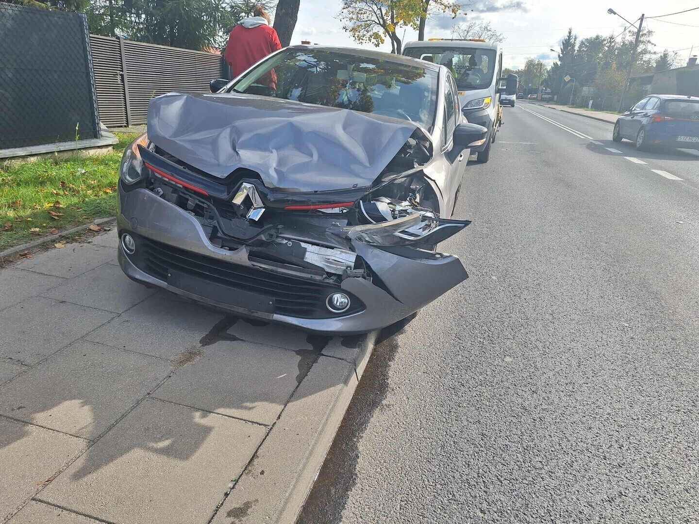 Groźnie na Łódzkiej. Zderzenie dwóch aut osobowych