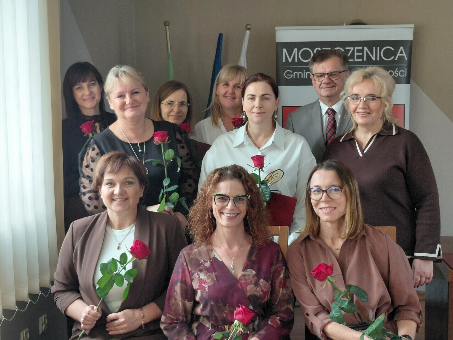 Uhonorowani nauczyciele z gminy Moszczenica nagrody z okazji Dnia Edukacji Narodowej