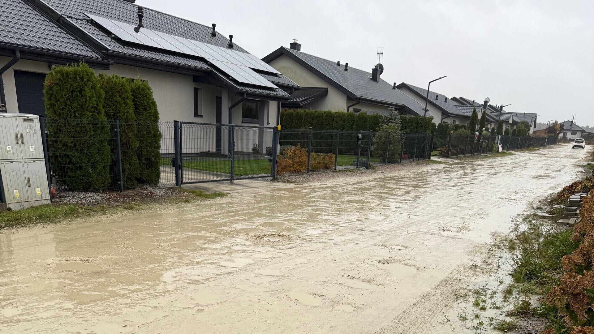 Drogi w Rakowie Dużym w opłakanym stanie. Gmina obowiązuje siedmioletni okres karencji