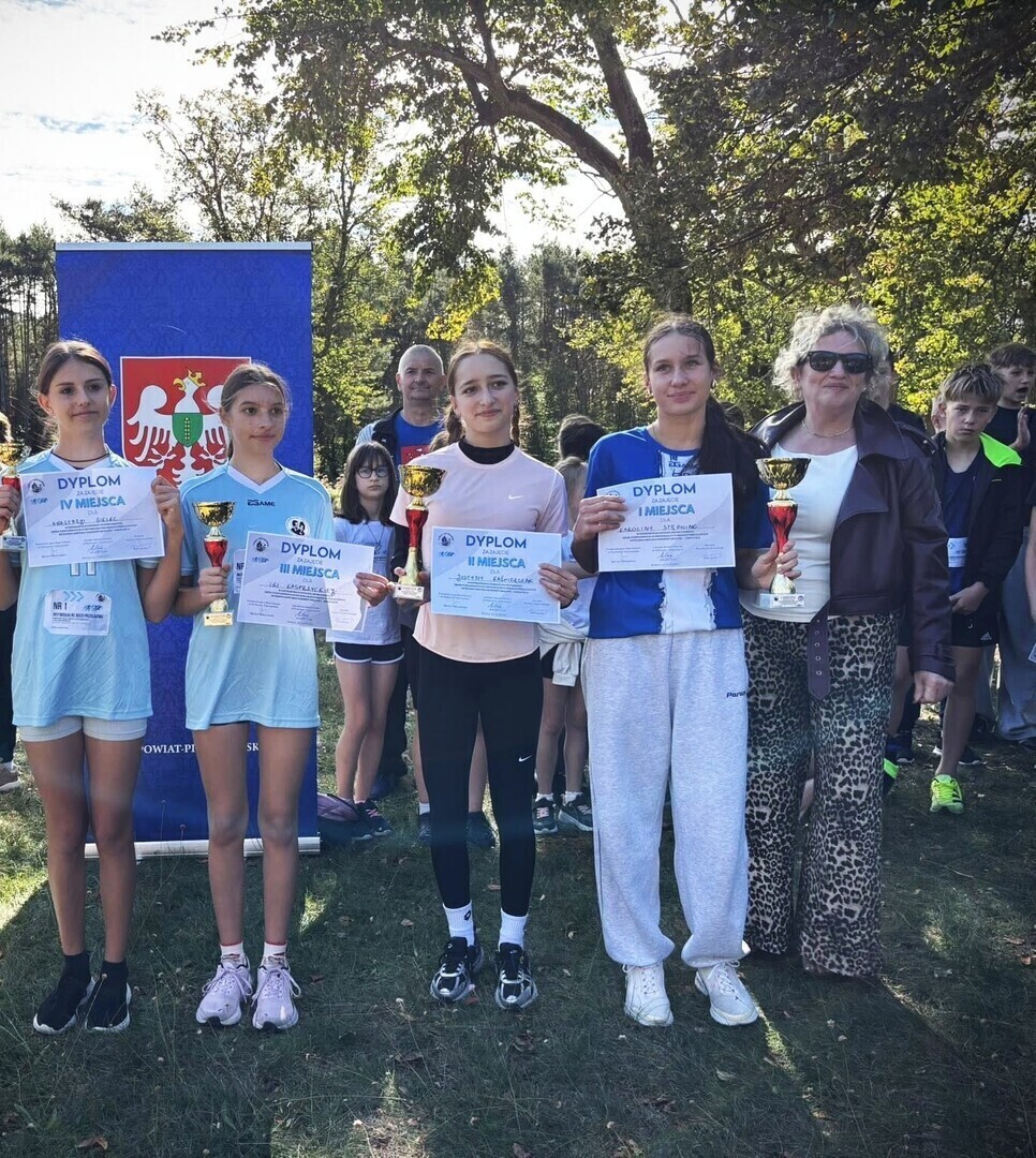 Zdolne Dzieciaki z Czarnocina na biegowych trasach powiatu