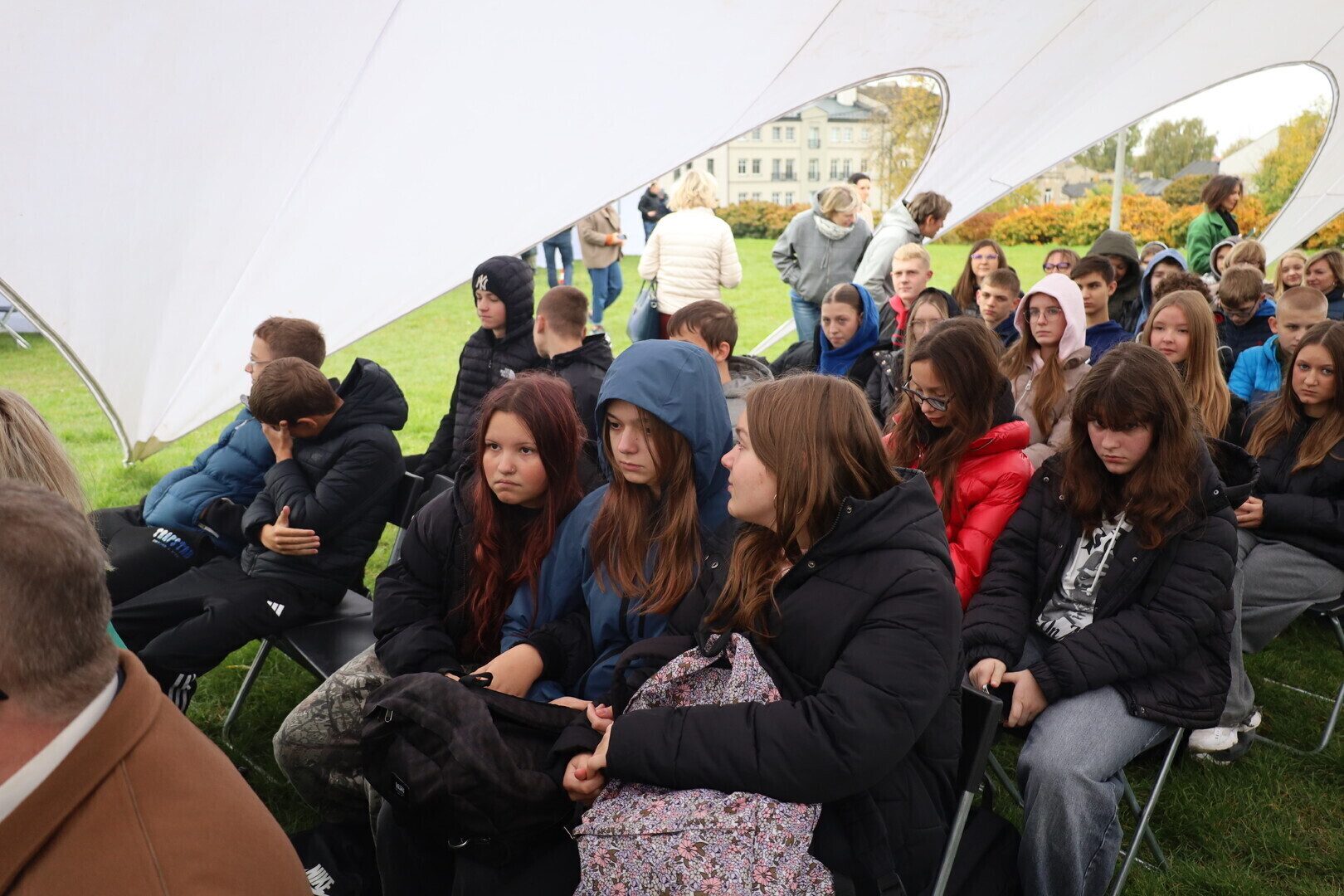 Zawodowo FEST przy Mediatece młodzież odkrywałswoje pasje i zawody przyszłości