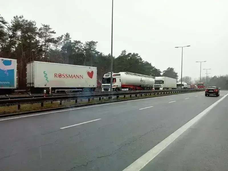 Uwaga Będą utrudnienia na drogach krajowych w okolicach Sulejowa i Opoczna. Ruszają prace naprawcze nawierzchni