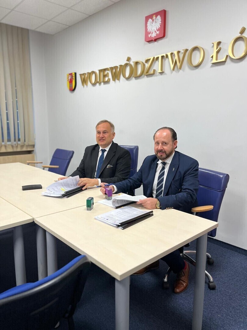 Energooszczędne przychodnie w Moszczenicy i Srocku dzięki wsparciu Urzędu Marszałkowskiego