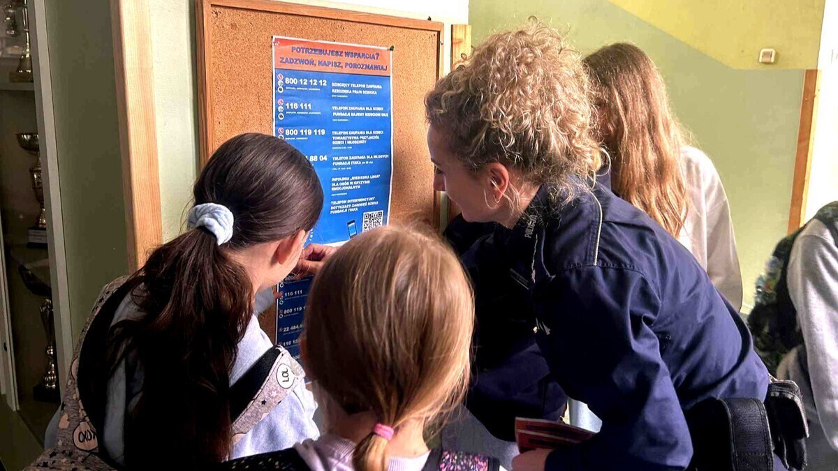 Spotkanie o przemocy rówieśniczej w Szkole Podstawowej nr 16 profilaktyka i wsparcie dla uczniów