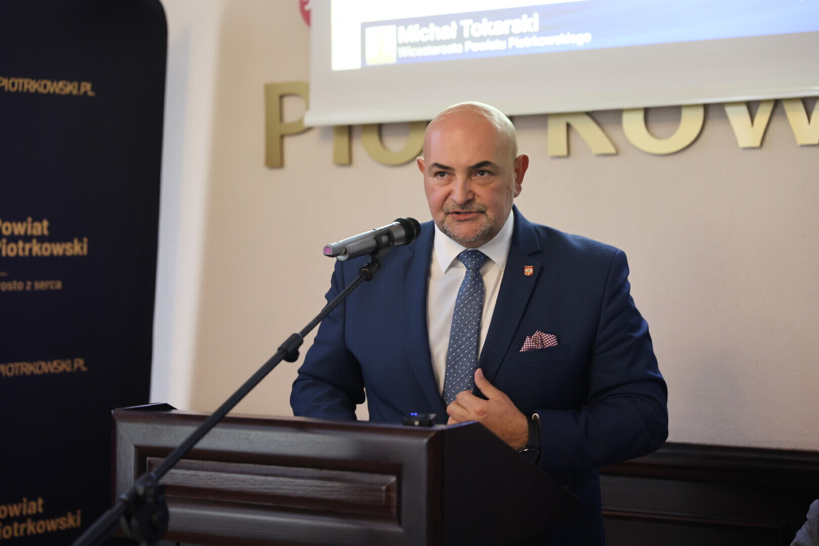 Na tapecie inwestycje drogowe i odśnieżanie dróg. XXI sesja Rady Powiatu Piotrkowskiego