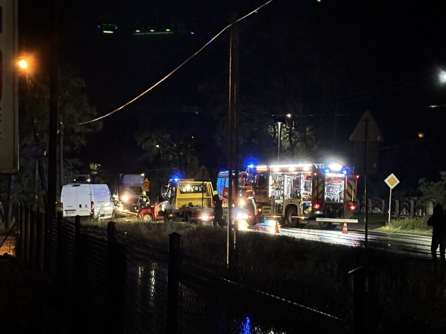 Kolejny wypadek w Przygłowie. Trzy osoby ranne DK12 była całkowicie zablokowana