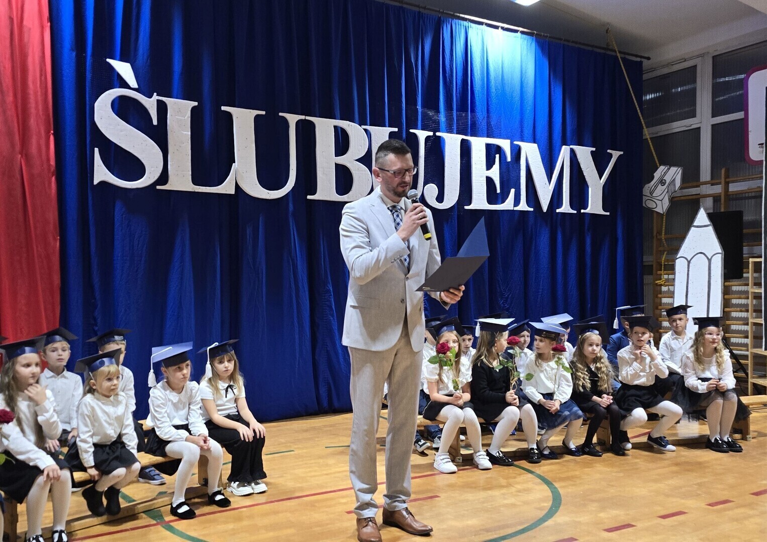 Ślubowanie pierwszaków w Szkole Podstawowej nr 5 w Piotrkowie