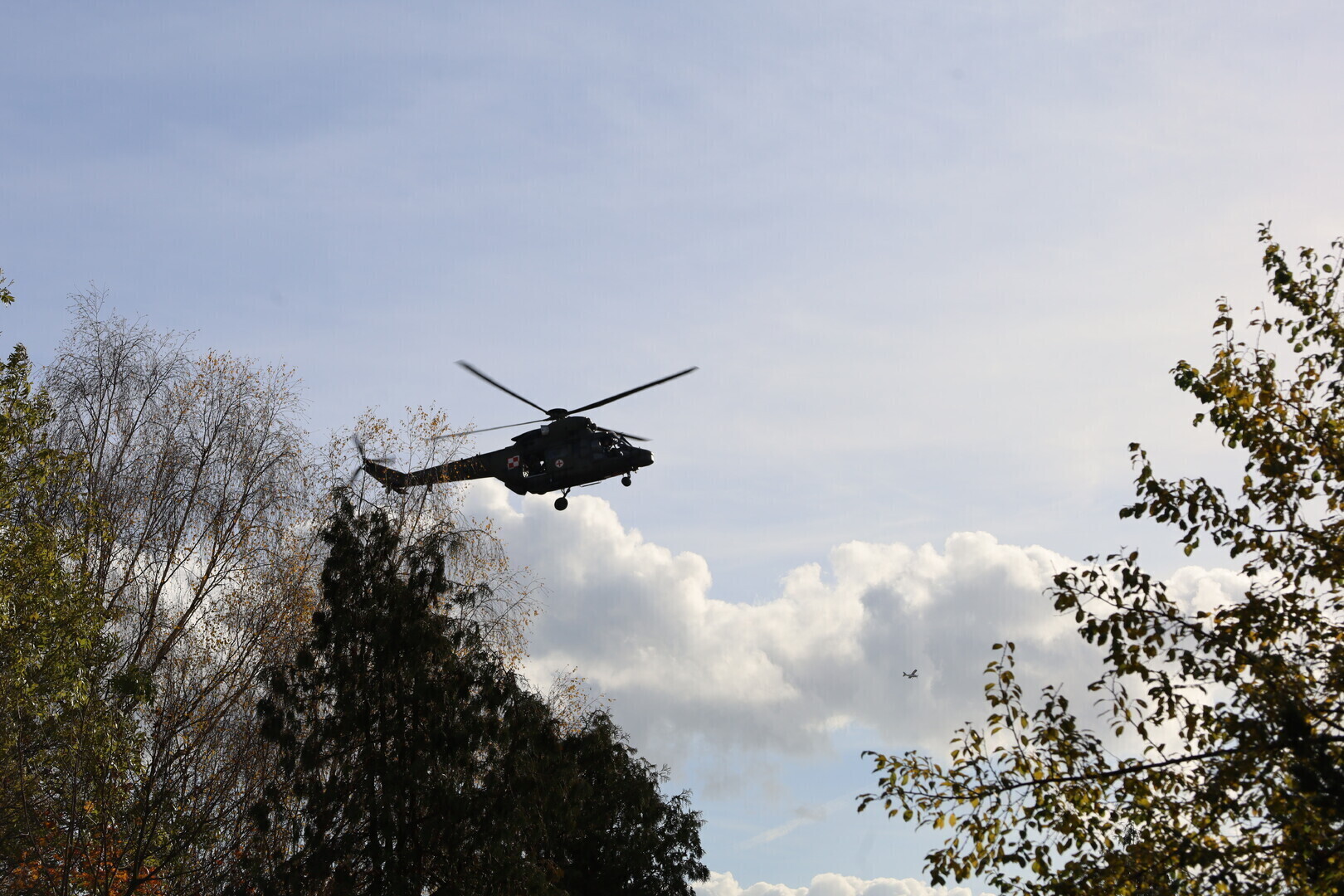 Ćwiczenia wojskowe na lądowisku Szpitala Wojewódzkiego w Piotrkowie i 831 tys. zł na nowy schron.