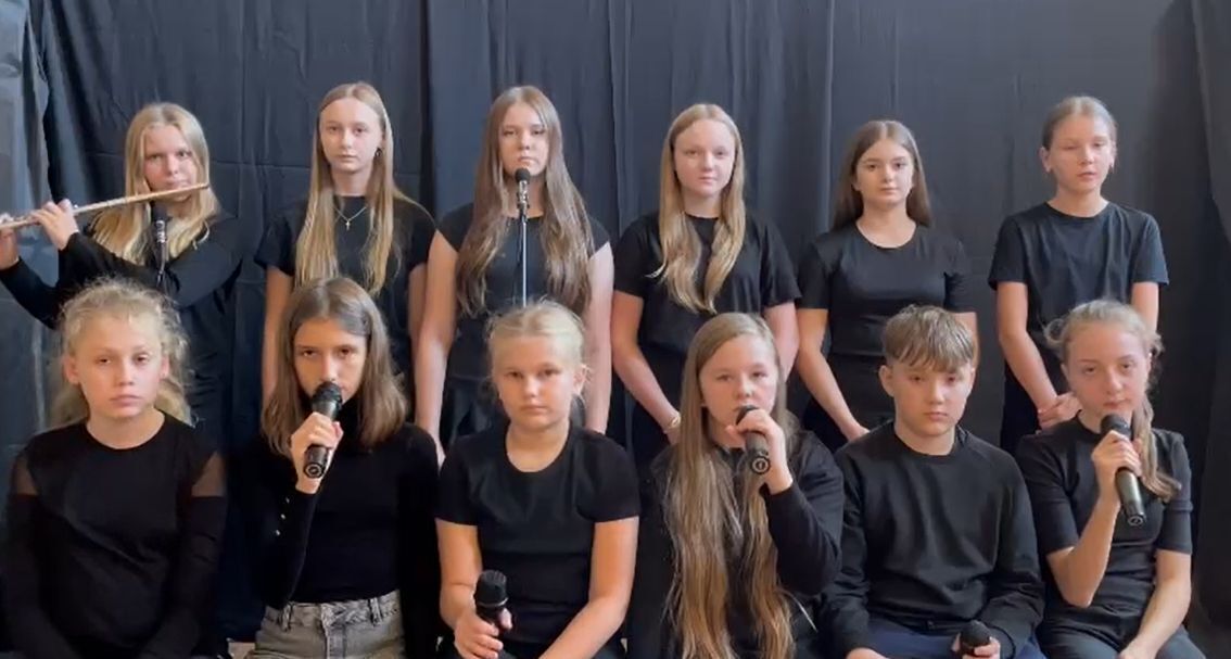 Odblaskowa szkoła z Gomulina. Zobacz film