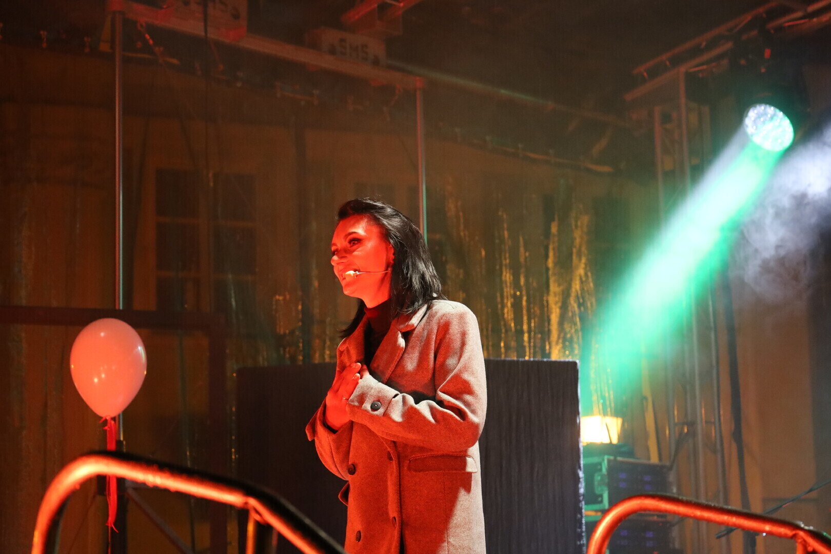 Pomimo deszczowej aury spektakl muzyczny Listy Nienapisane przyciągnął mieszkańców na Rynek Trybunalski