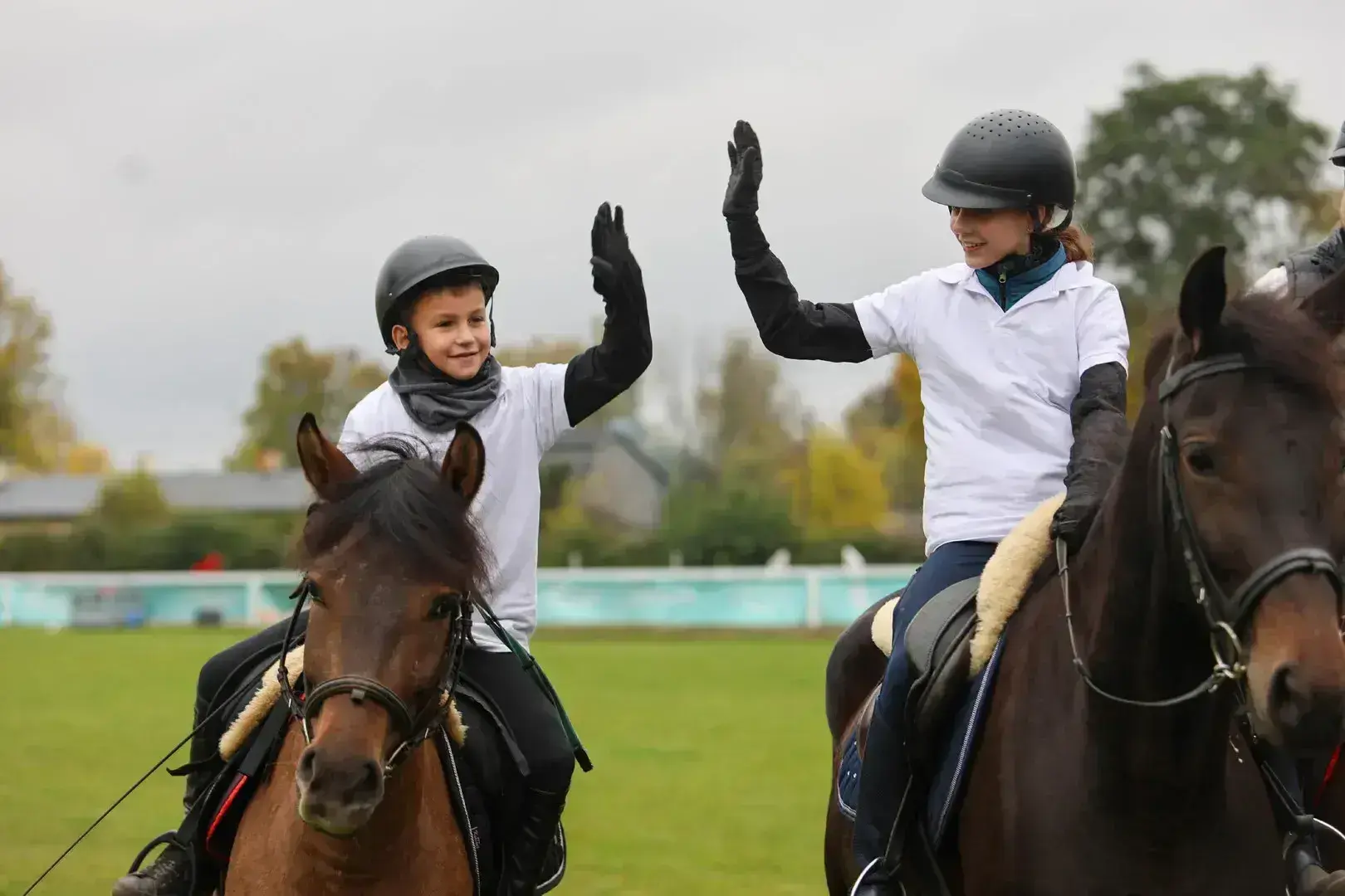 Mikołajki 2025 w Bogusławicach kulig ognisko jazda na kucykach i prezenty
