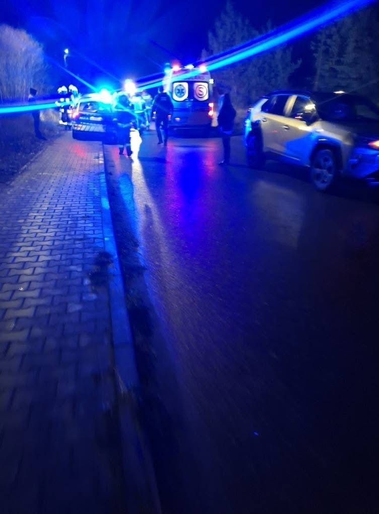 Potrącenie pieszego w Kłudzicach. Droga była całkowicie zablokowana