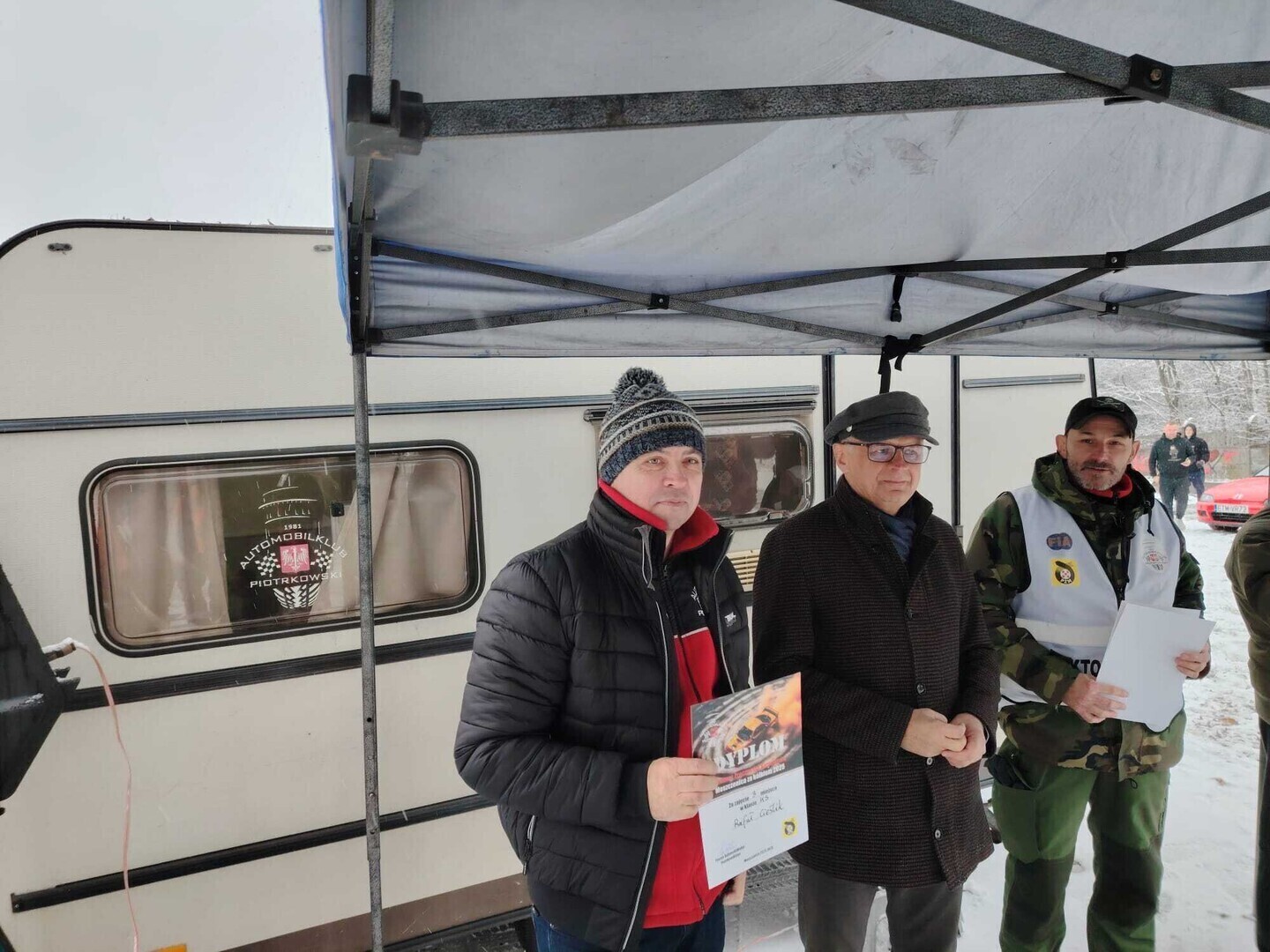 Emocje adrenalina i śliska nawierzchnia Konkurs Zręczności Kierowców zapisze się w historii Automobilklubu Piotrkowskiego