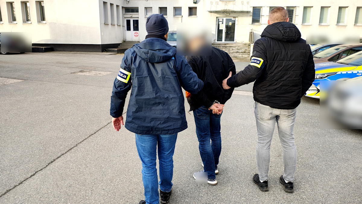 Był poszukiwany a w kieszeni chował narkotyki