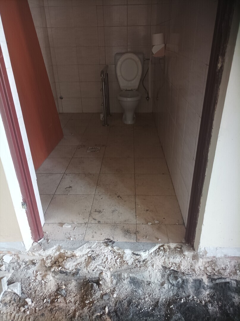 Gmina Wola Krzysztoporska. Trwa modernizacja Domu Ludowego w Woli Rokszyckiej