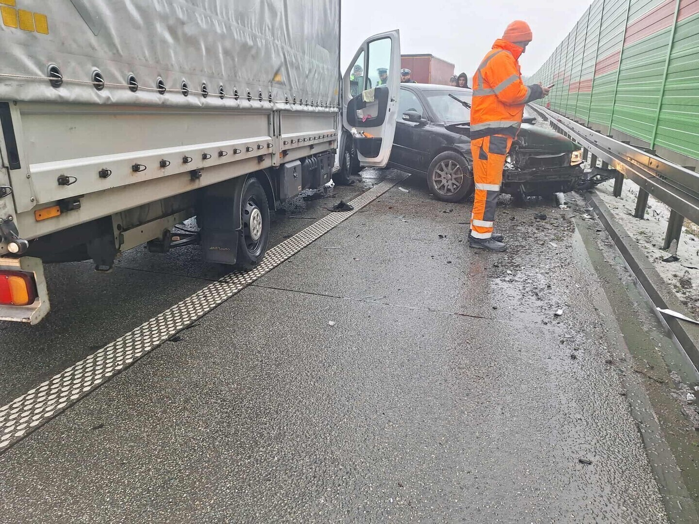 Wypadek na S8 pod Piotrkowem. Trzy pojazdy zderzyły się na 322. kilometrze trasy