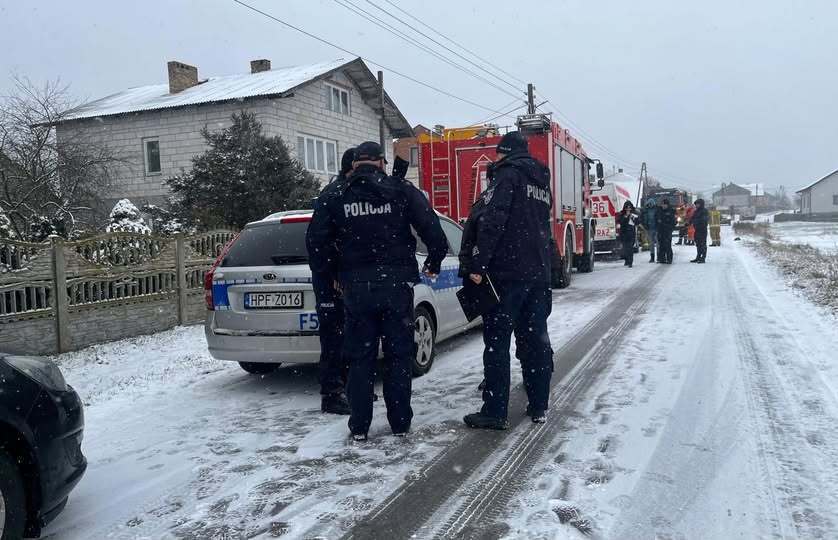Odnaleziono zaginionego 76-latka akcja poszukiwawcza z użyciem śmigłowca policyjnego zakończona sukcesem