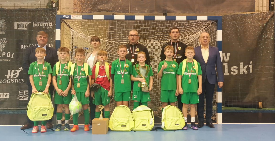 Emocje na hali Relax młodzi piłkarze rywalizowali w turnieju rocznika 2016