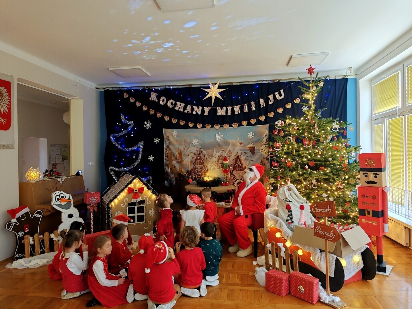 Wizyta Świętego Mikołaja w Przedszkolu Samorządowym nr 20 w Piotrkowie