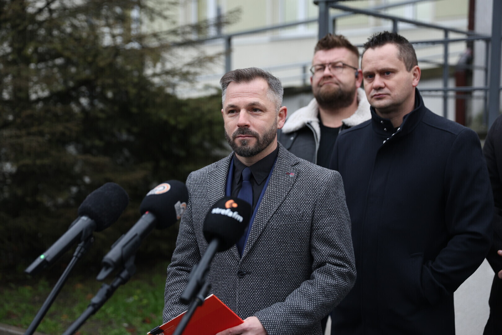 Konfederacja System ochrony zdrowia już zbankrutował. Mocne słowa pod szpitalem w Piotrkowie