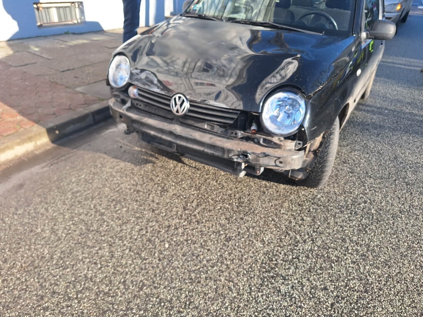 Zderzenie dwóch samochodów na skrzyżowaniu Grota-Roweckiego i Dąbrowskiego