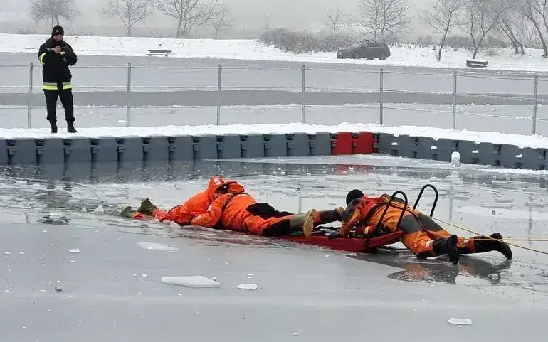Bezpieczeństwo nad wodą. Ćwiczenia strażaków w Cieszanowicach już w niedzielę