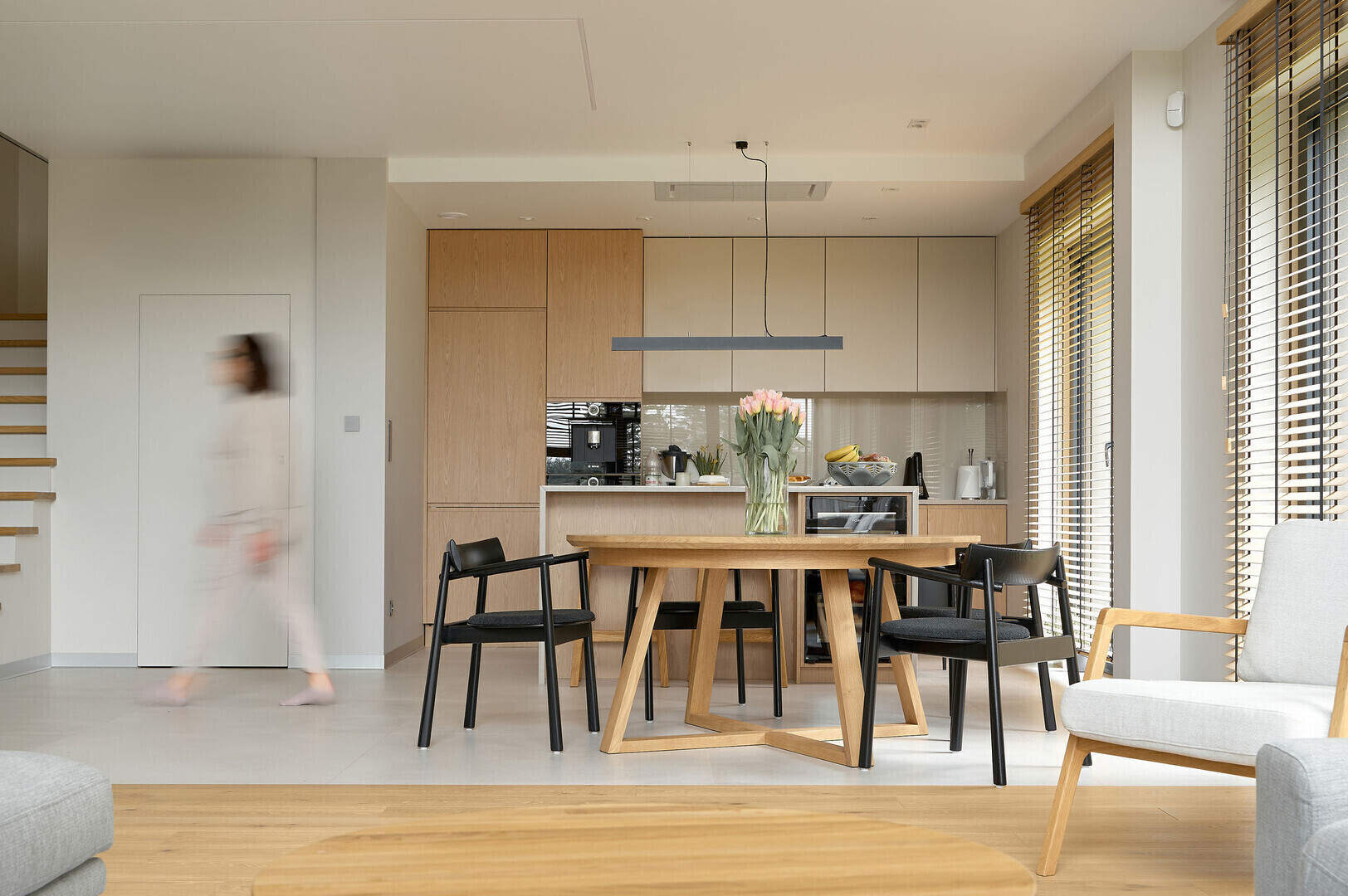 Pracownia SĘK W TYM miejsce gdzie powstają stoły które udźwigną całe Wasze rodzinne życie. Odwiedź nasz showroom w Piotrkowie Trybunalskim.