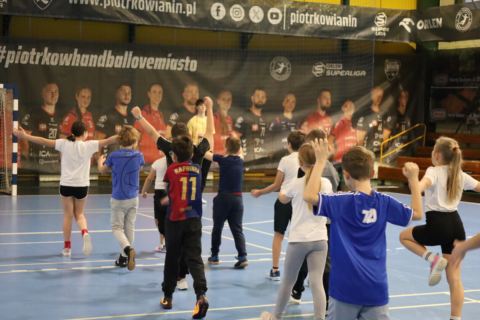 Aktywna lekcja WF w Piotrkowie badminton Dorota Maks i Mateusz Danielakowie z KS Ruch Piotrków