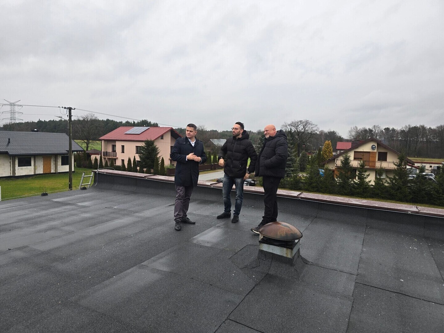 Gmina Kamieńsk. Remont dachu świetlicy zakończony