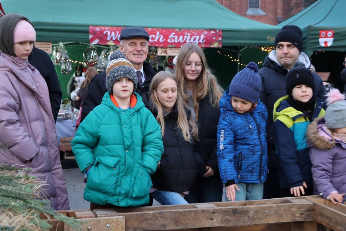 III Jarmark Bożonarodzeniowy w Gorzkowicach świąteczna atmosfera i wspólnota mieszkańców