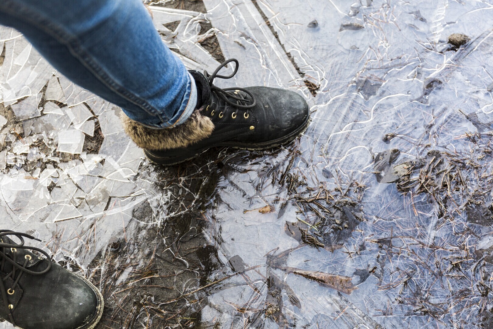 Piotrków. Złamania stłuczenia skręcenia. Ślisko na chodnikach